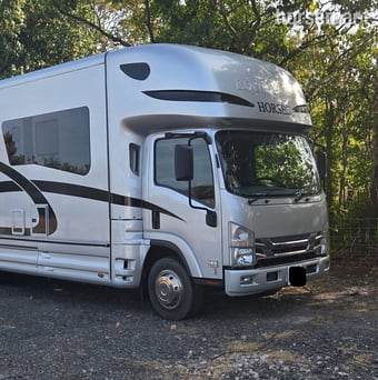 Equi-Trek Endeavour Excel Isuzu Horsebox