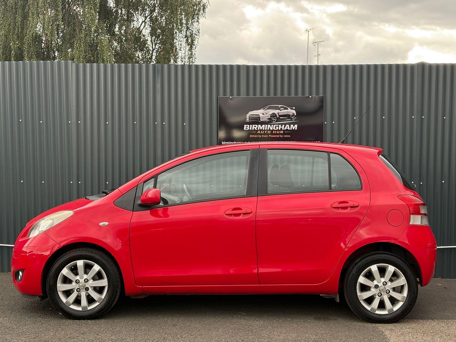 Toyota Yaris 2011 - Cars in Birmingham