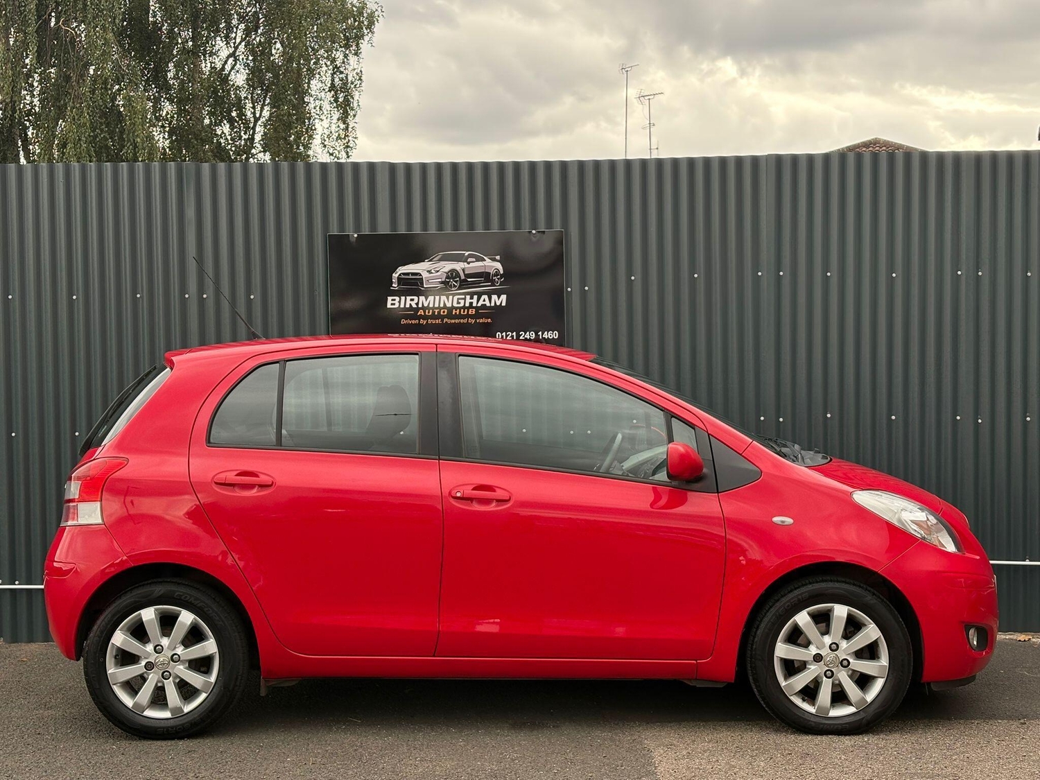 Toyota Yaris 2011 - Cars