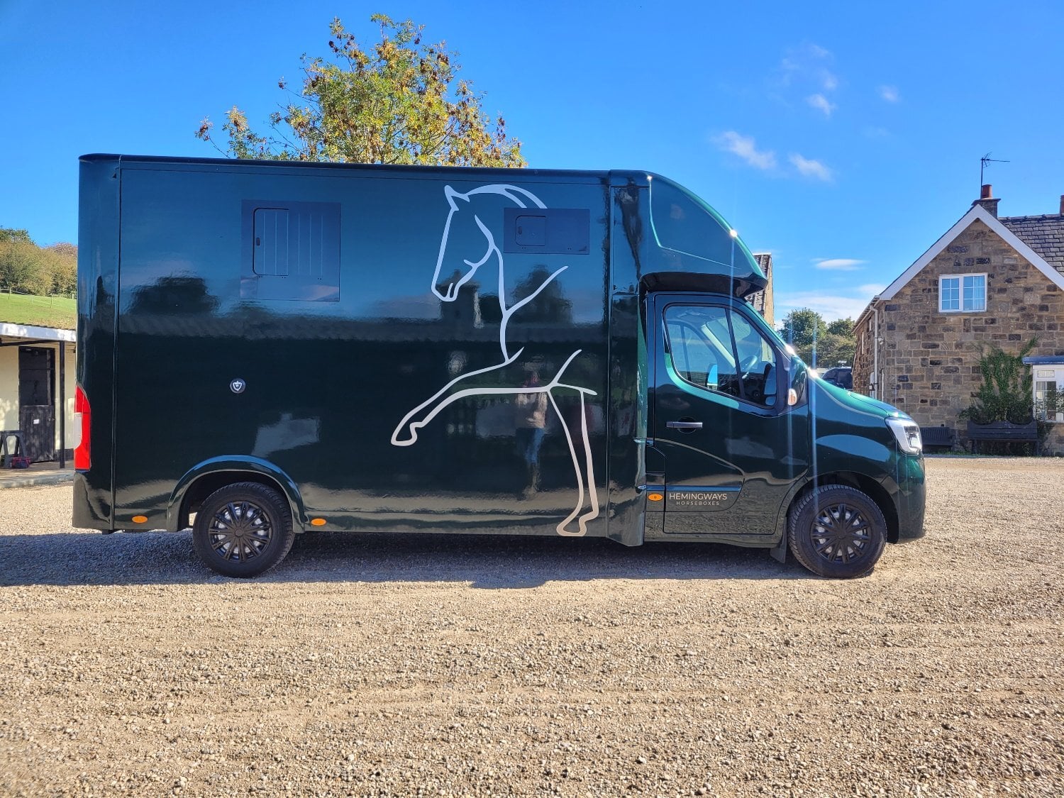 Hemingways  Longstall  Renault Trucks Horsebox - Trailers & Horseboxes