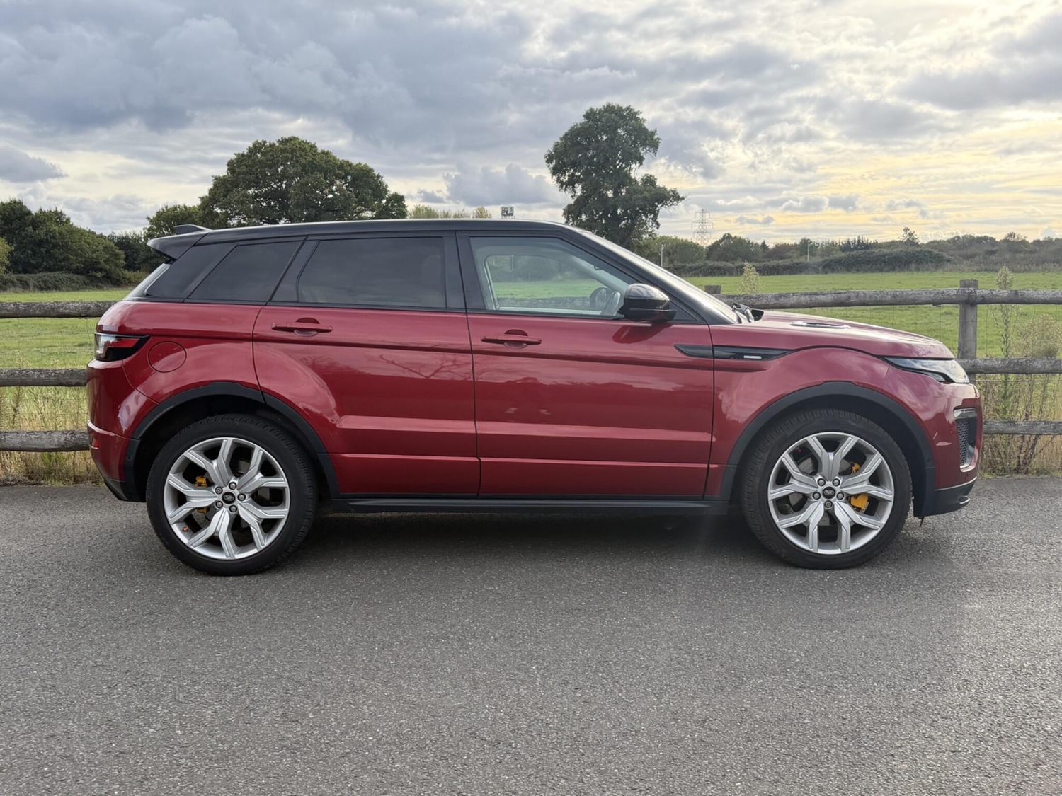 Land Rover Range Rover Evoque 2017 - Cars in Reading