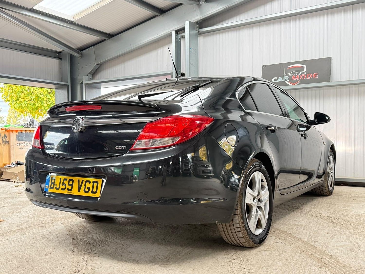 [ berth ]Vauxhall Insignia
