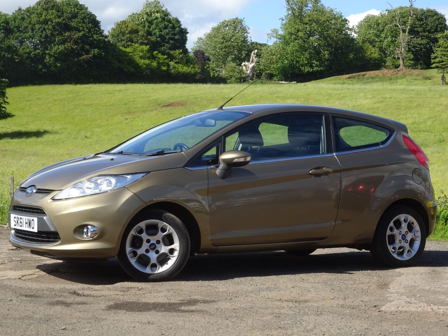 Ford Fiesta 2011 - Cars in Leven