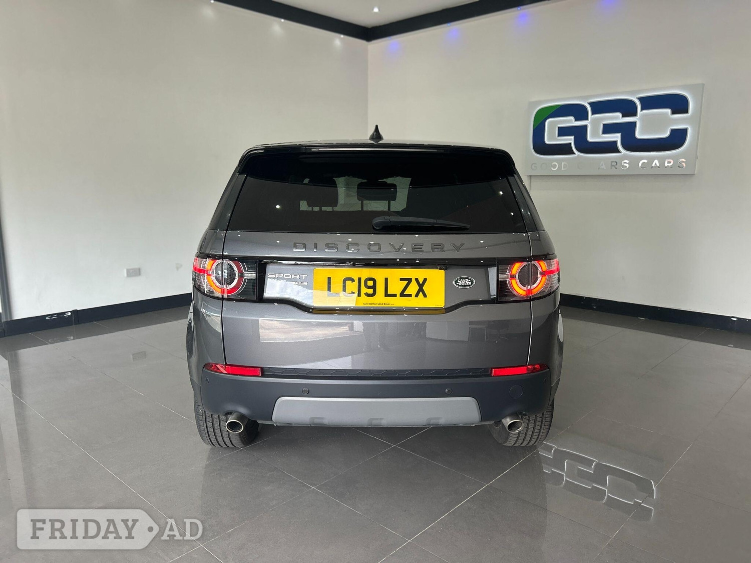 [ berth ]Land Rover Discovery Sport