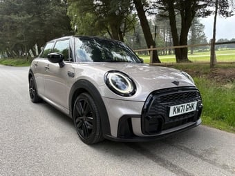 Mini Hatch 2021