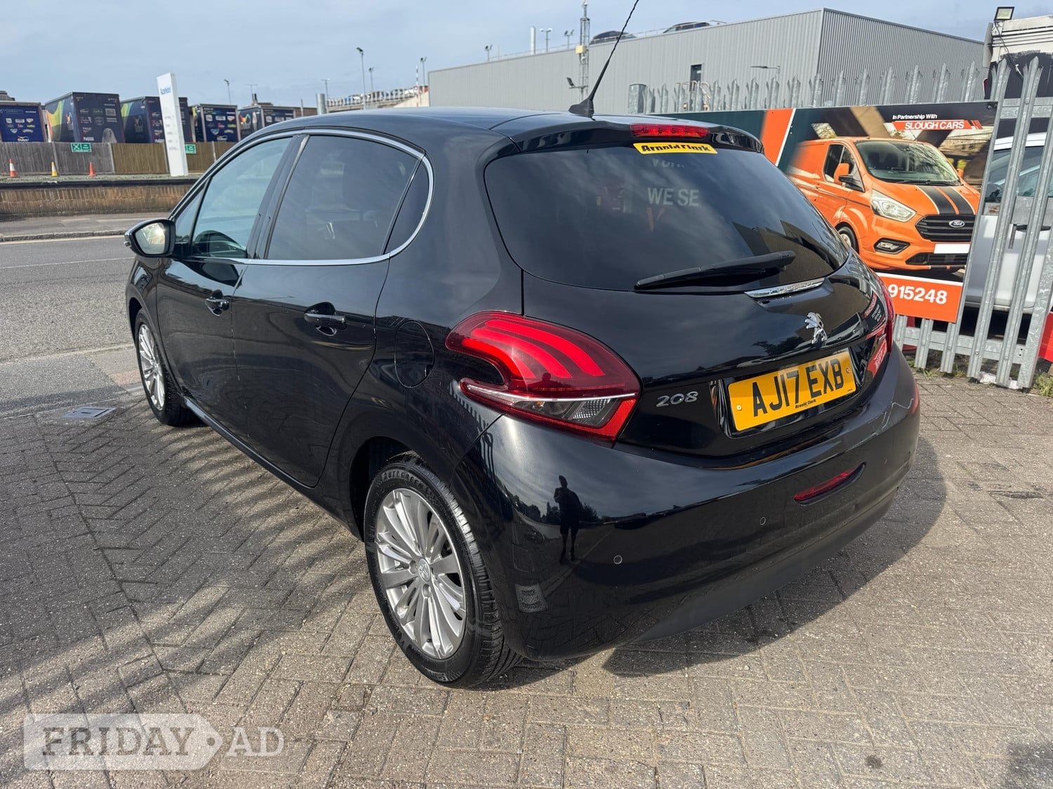 [ berth ]Peugeot 208