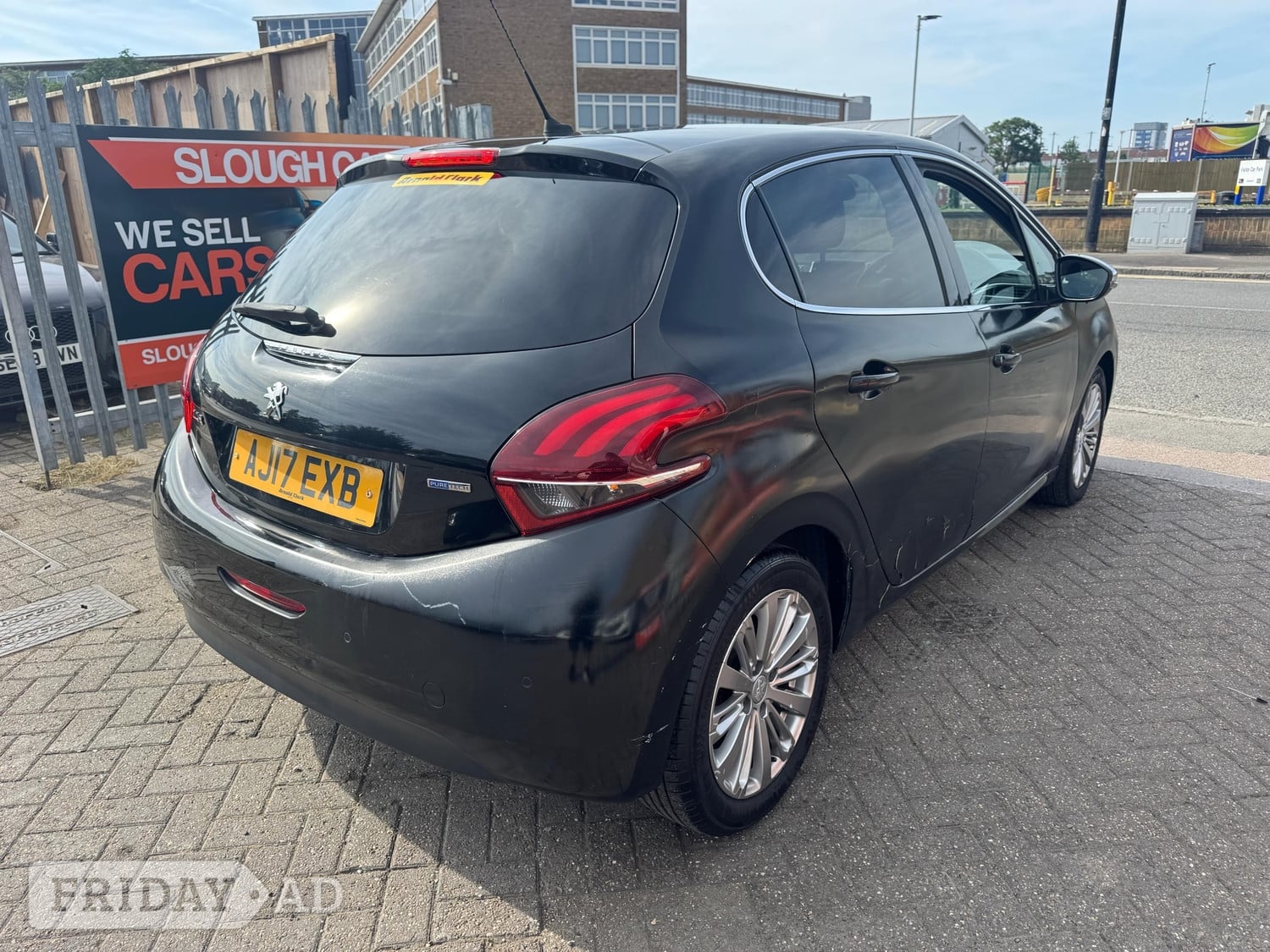 Peugeot 208 2017 - Cars in Slough