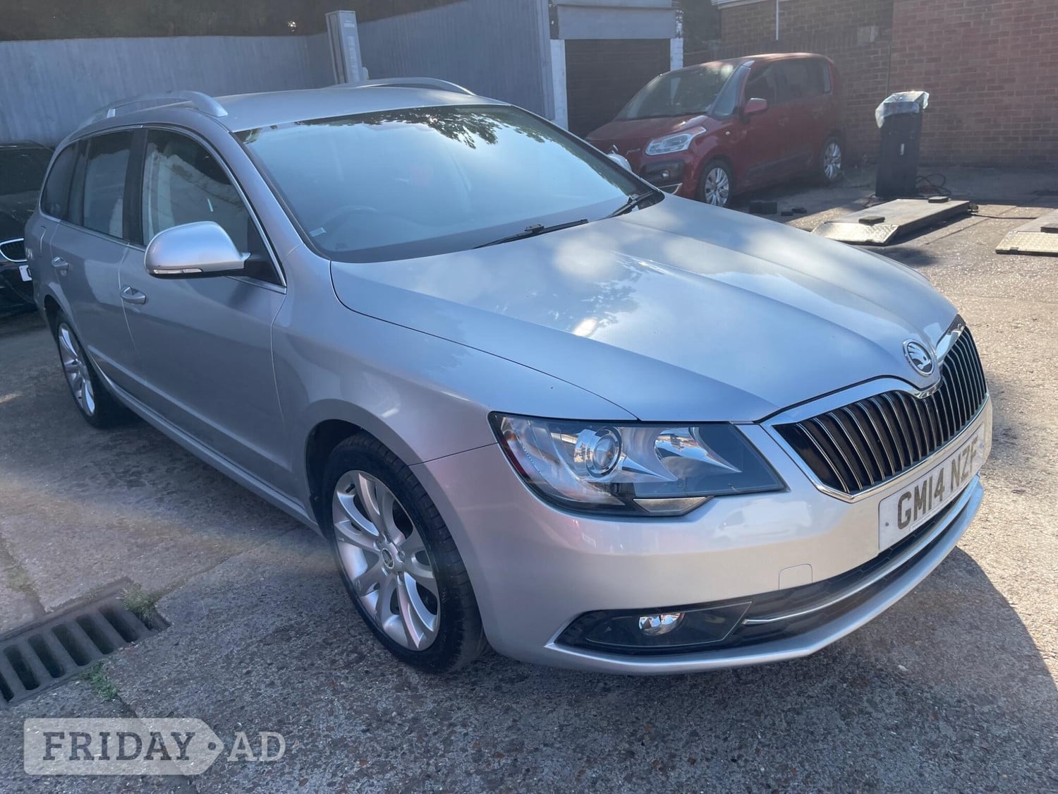 Skoda Superb 2014 in Sittingbourne