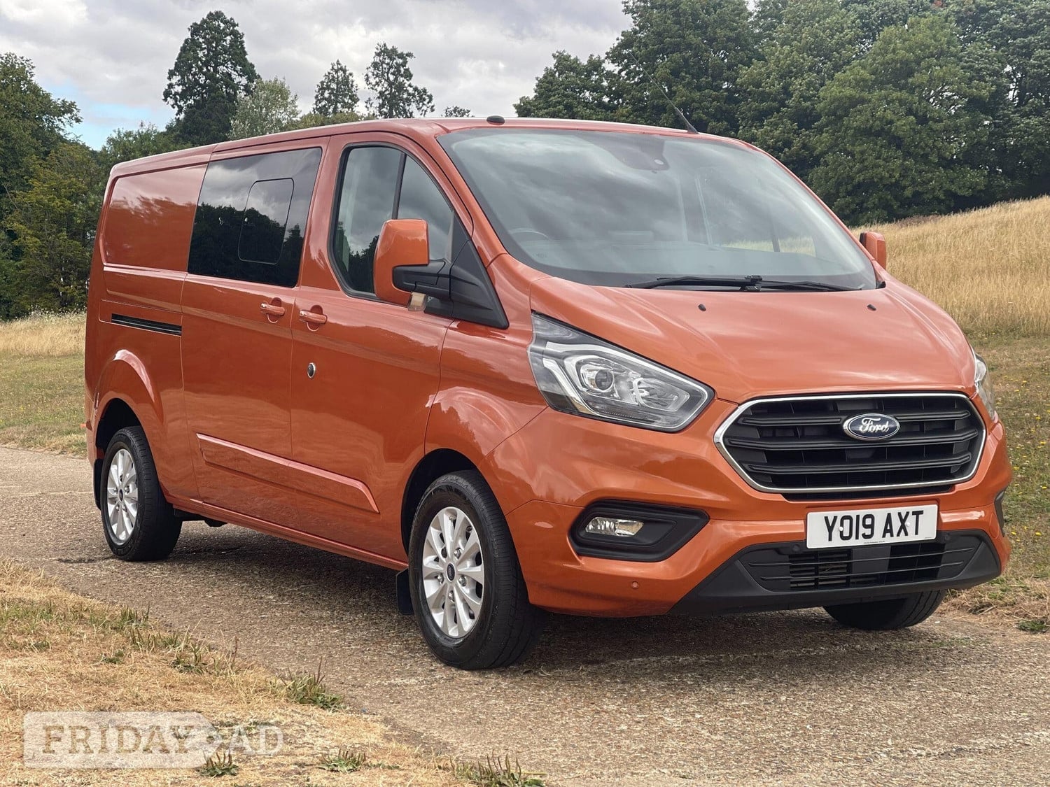 [ berth ]Ford Transit Custom