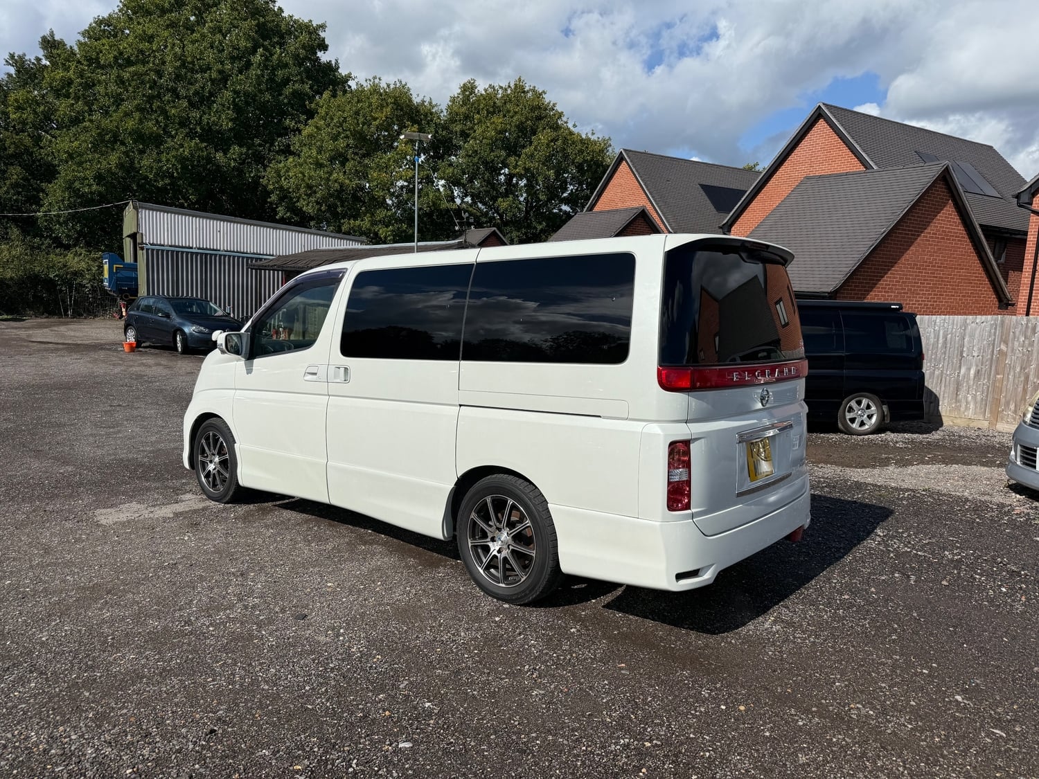 Nissan Elgrand 2007 - Cars in Southampton
