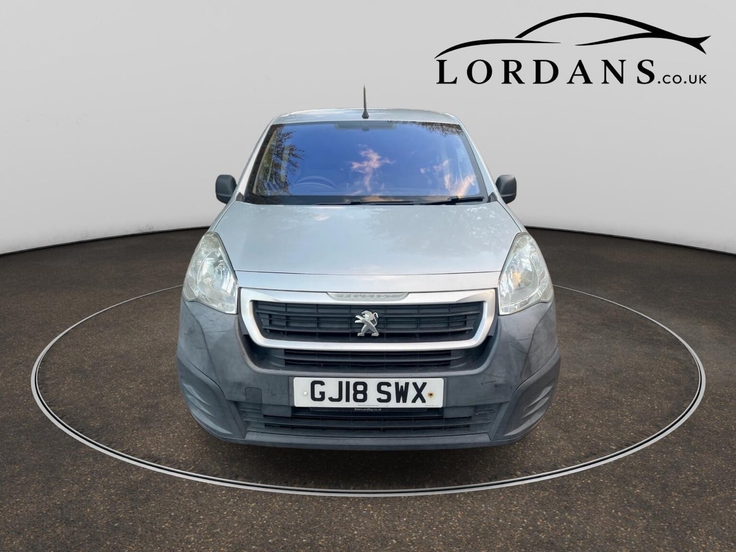 Peugeot Partner 2018 - Vans & Commercial Vehicles in Banstead