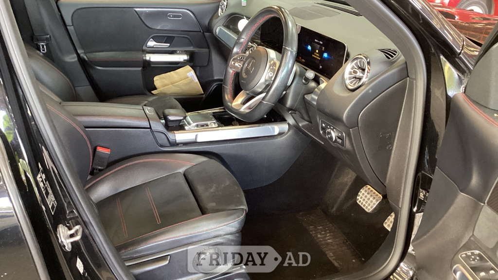 [ berth ]Mercedes-Benz GLB