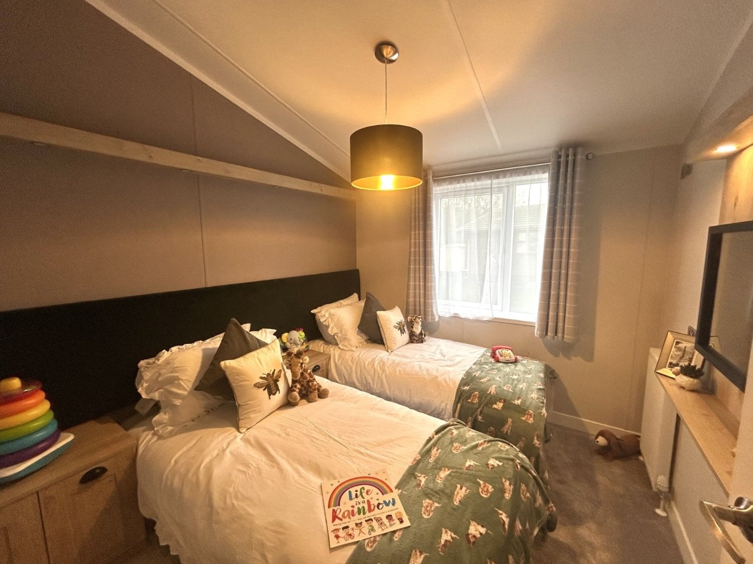 PRICE DROP Stunning Lodge in private gated area - owner's only   - Holiday Homes in West Mersea