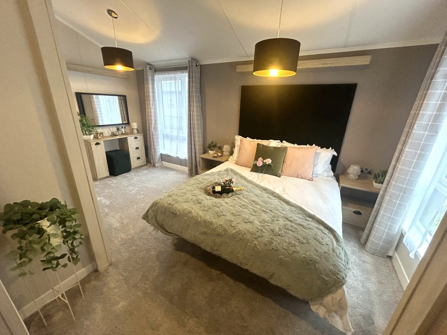 PRICE DROP Stunning Lodge in private gated area - owner's only   - Holiday Homes