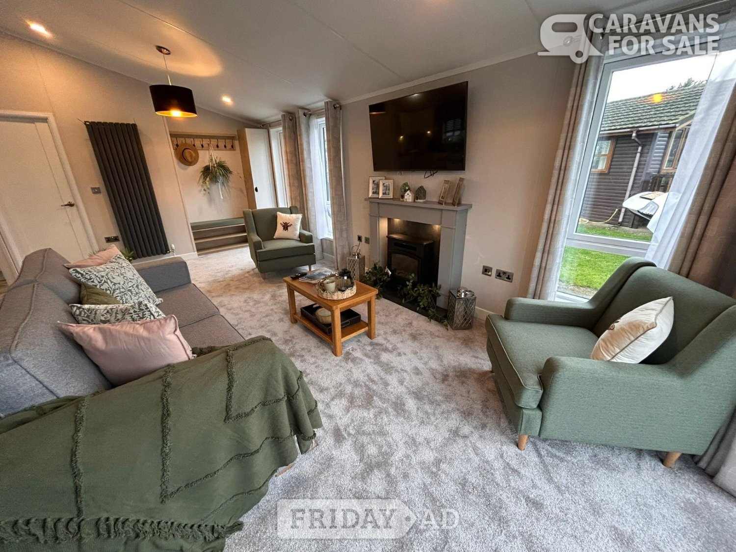 West Mersea Stunning Lodge in private gated area, an owner's only 11mth park 