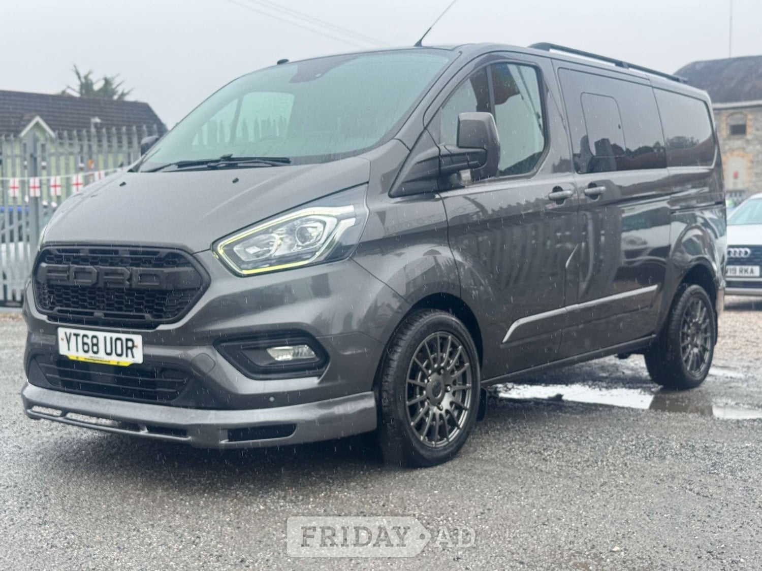 [ berth ]Ford Transit Custom