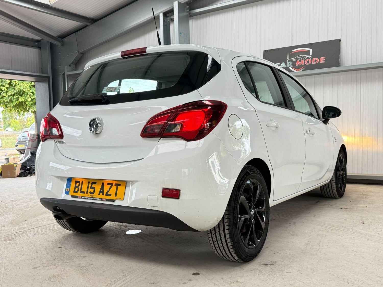 Vauxhall Corsa 2015 - Cars in Hillingdon