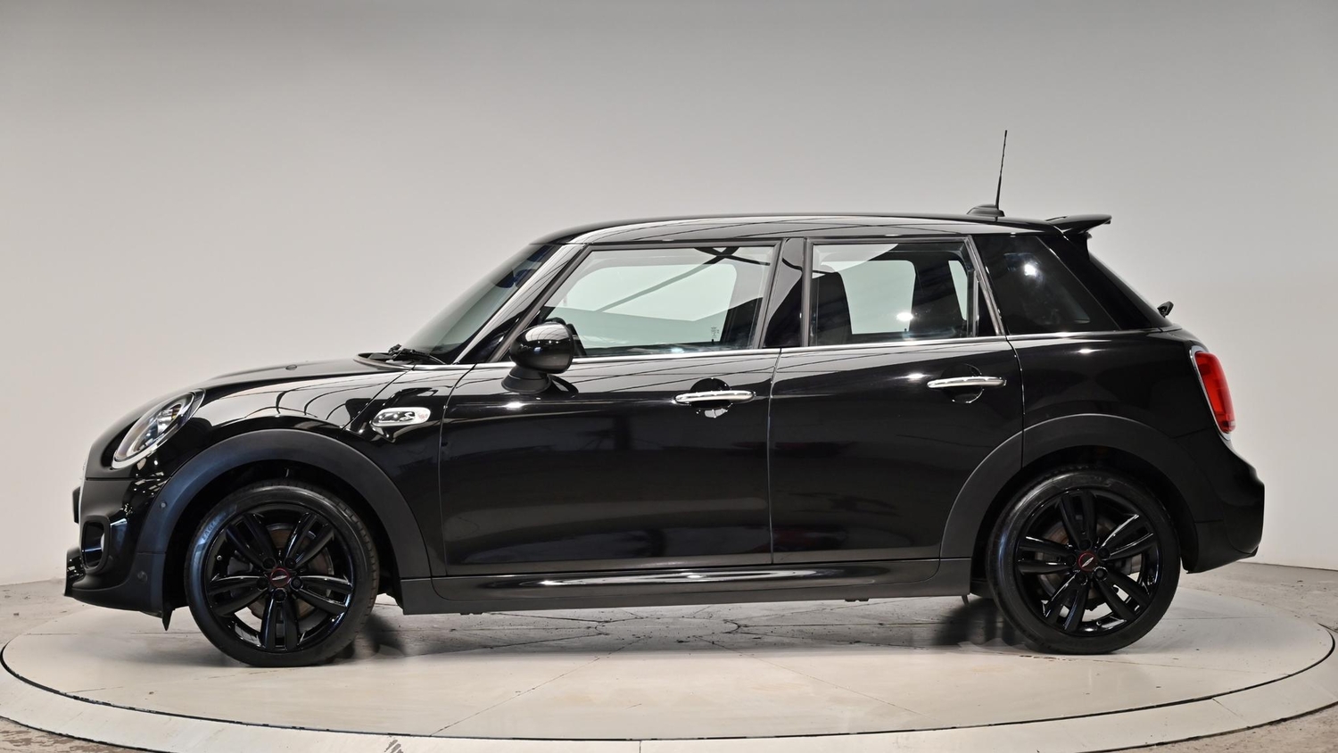 [ berth ]Mini Hatch