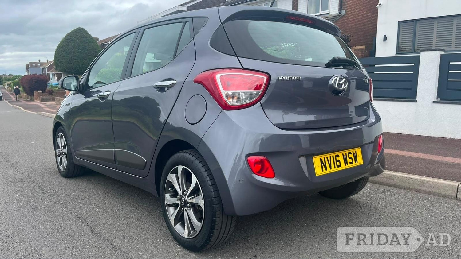Hyundai i10 2016 - Cars in Chatham