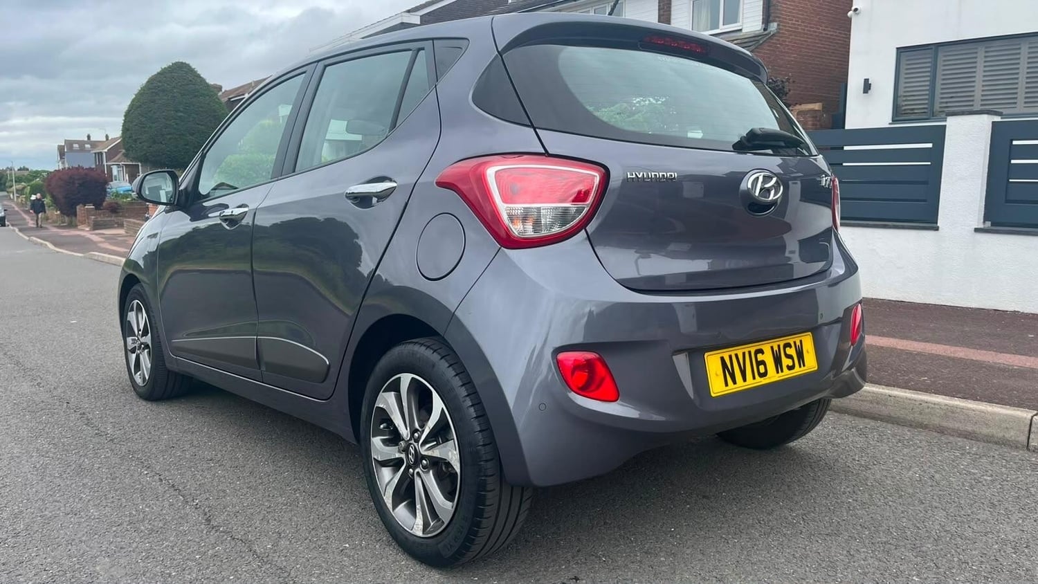 Hyundai i10 2016 - Cars in Chatham