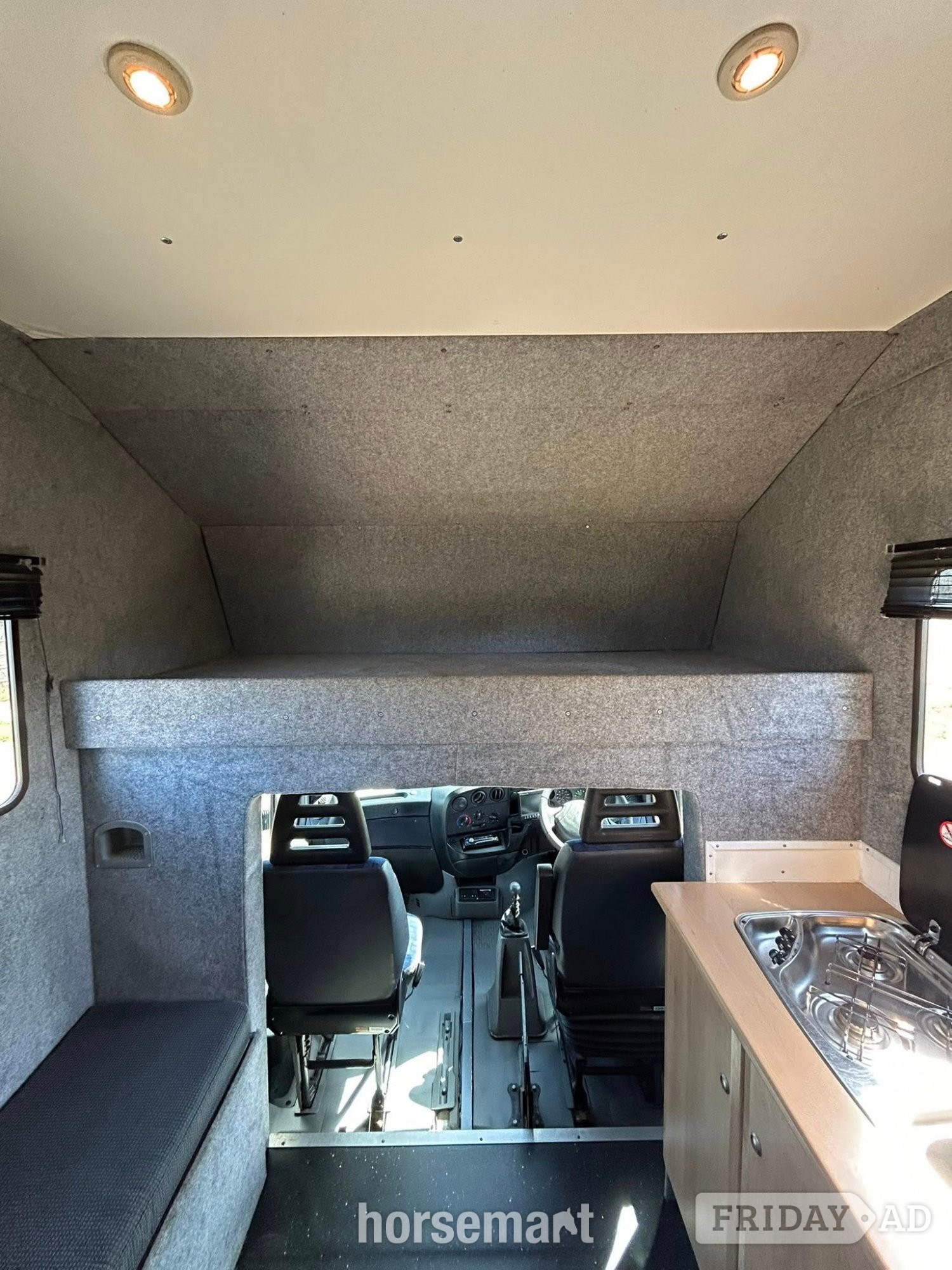Peper Harow Trophy Twin Iveco Horsebox - Trailers & Horseboxes