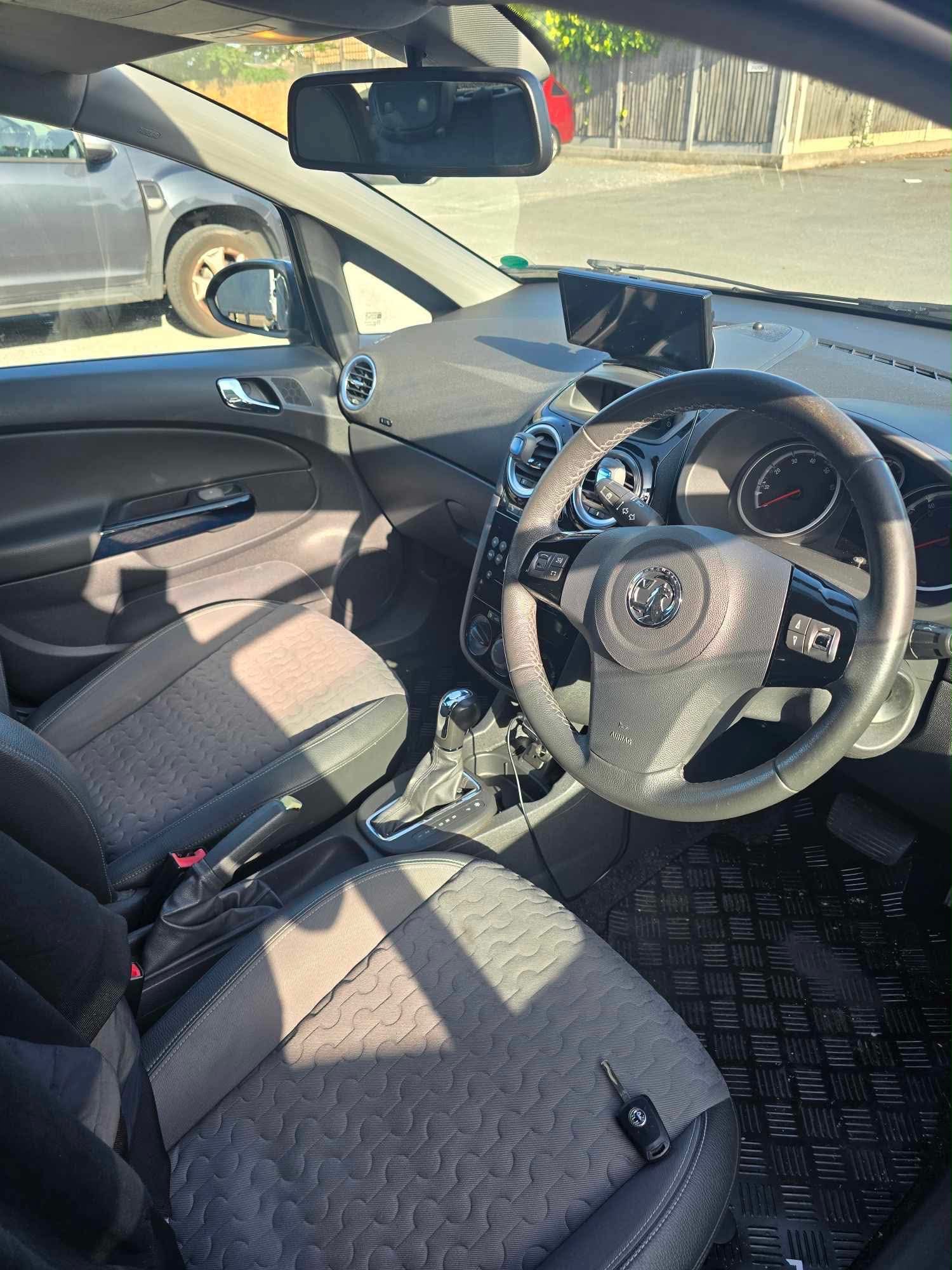 [ berth ]Vauxhall Corsa