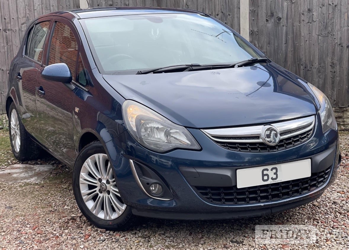 Vauxhall Corsa 2013 in Slough