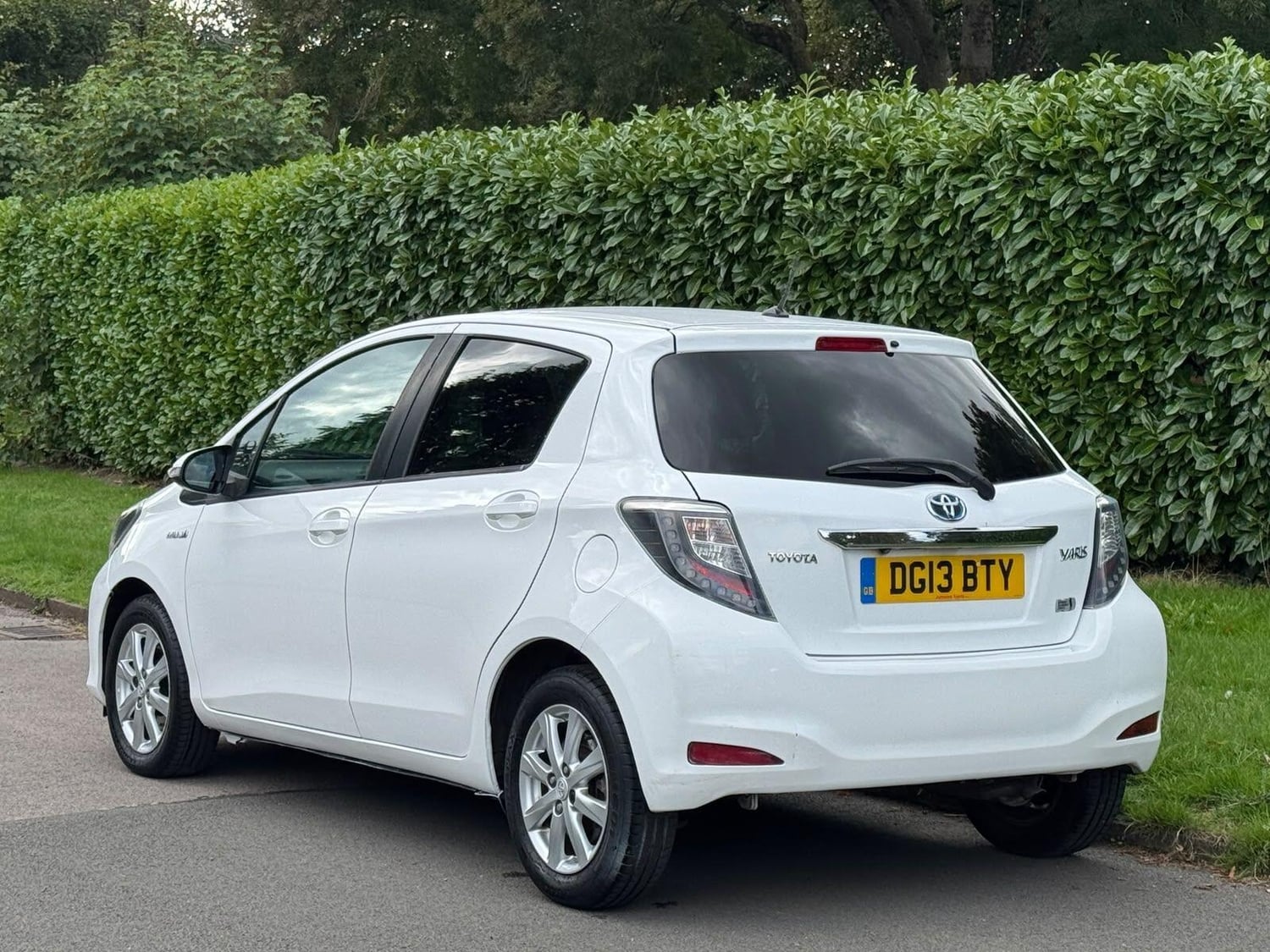 Toyota Yaris 2013 - Cars