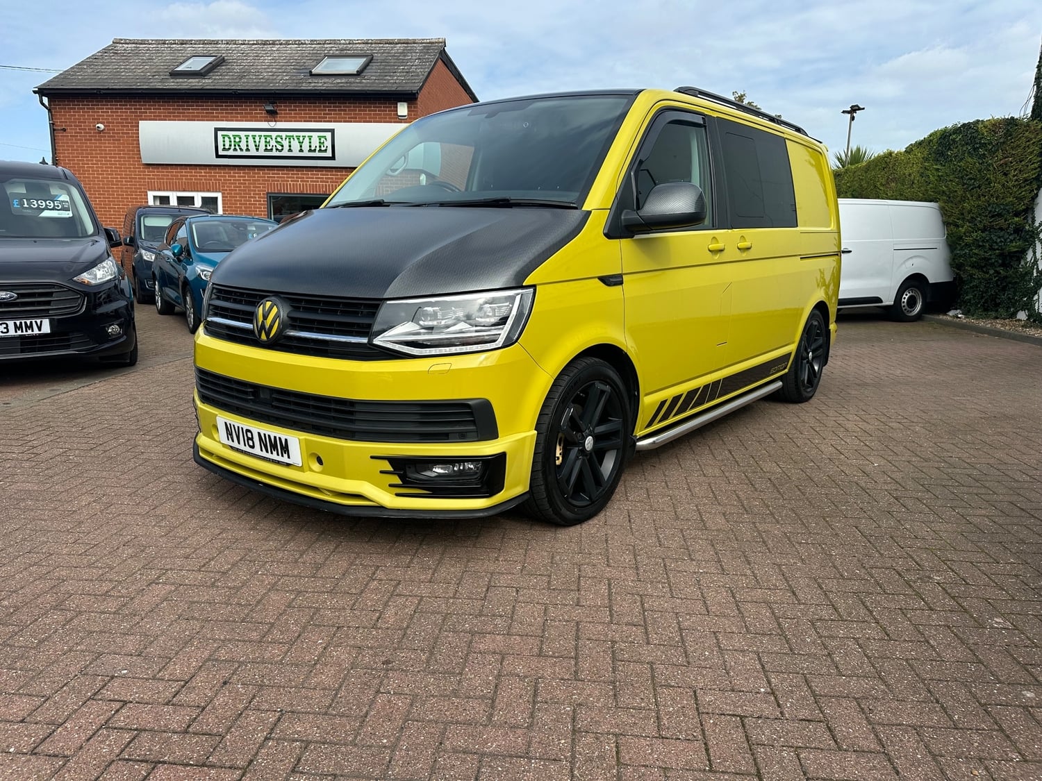 Volkswagen Transporter 2018 - Cars