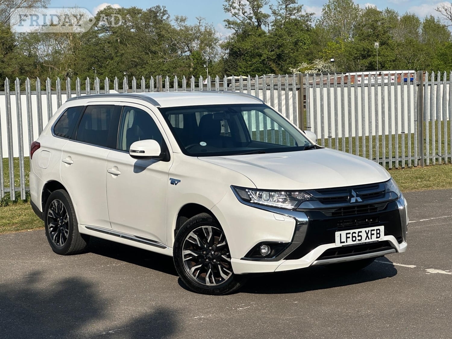 Mitsubishi Outlander 2016 in Slough