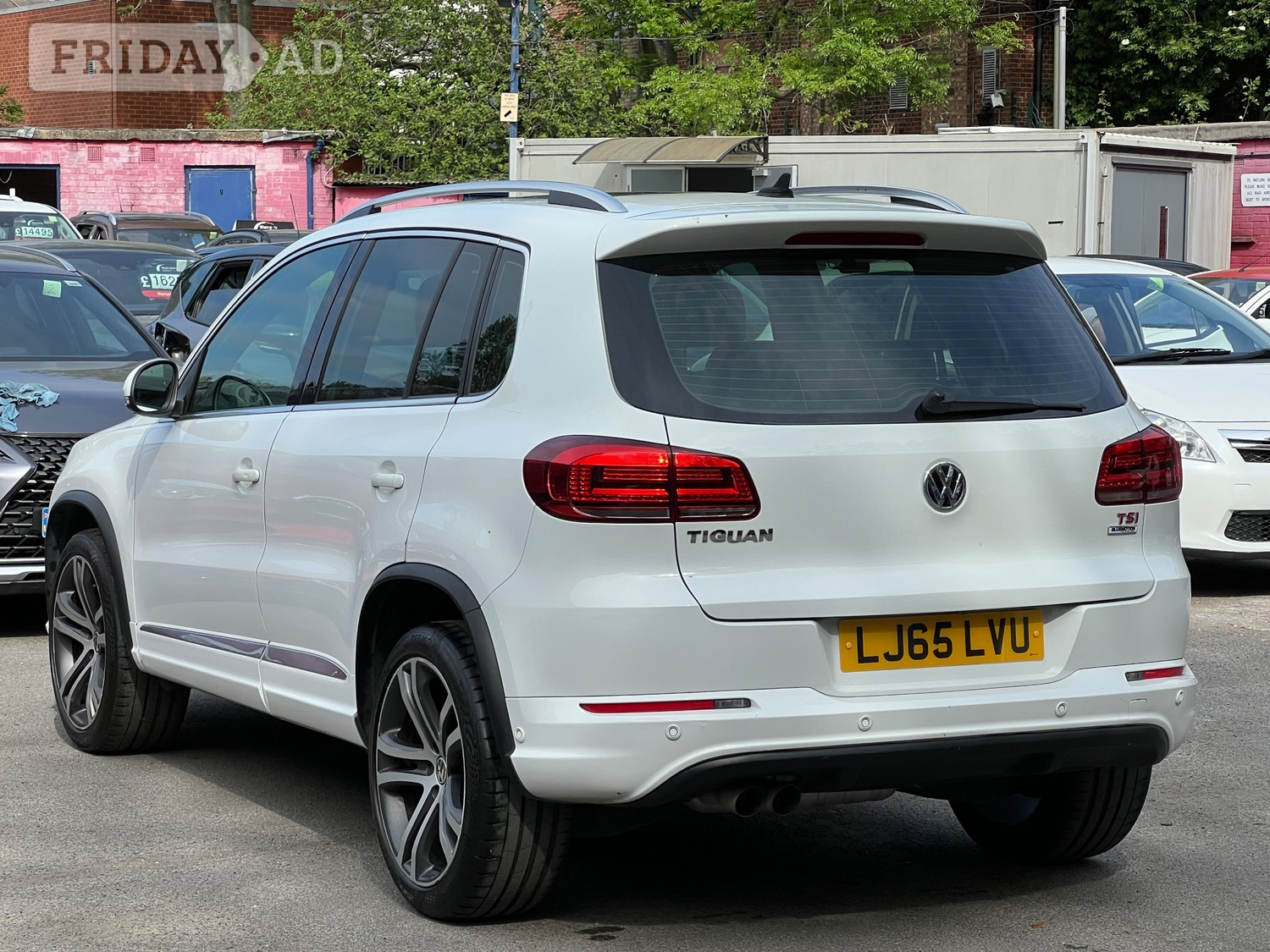Volkswagen Tiguan 2015 - Cars