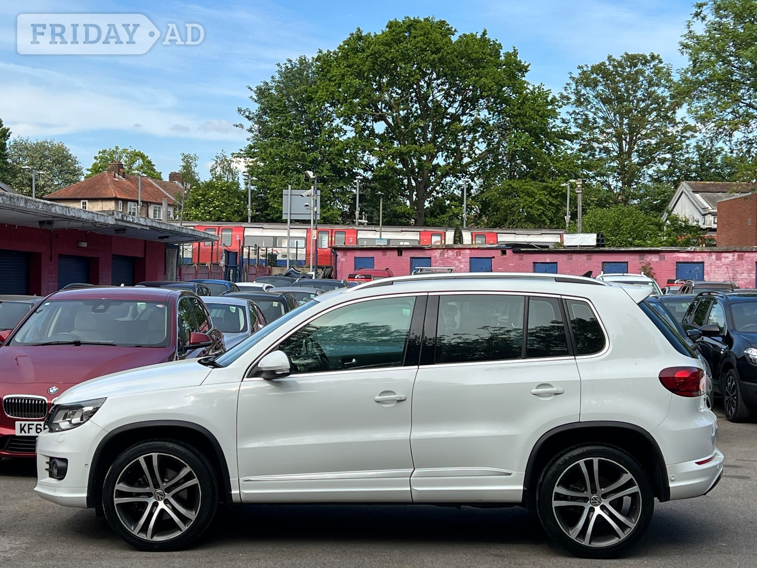 Volkswagen Tiguan 2015 - Cars in Brent