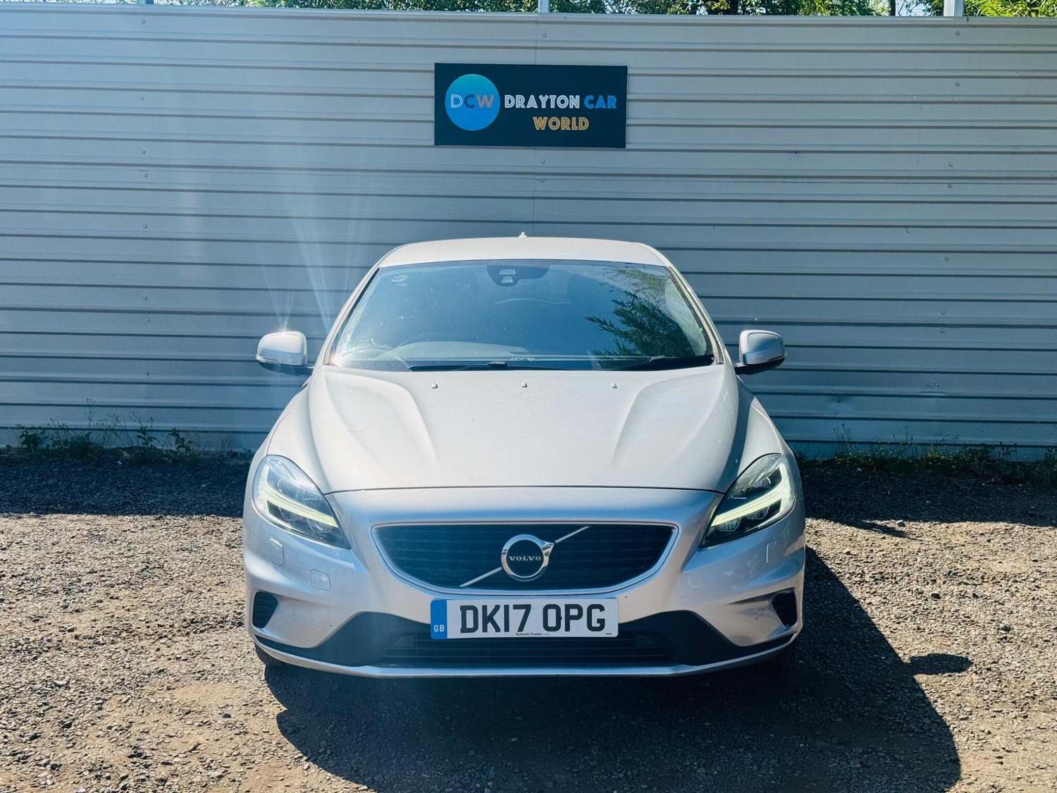 [ berth ]Volvo V40