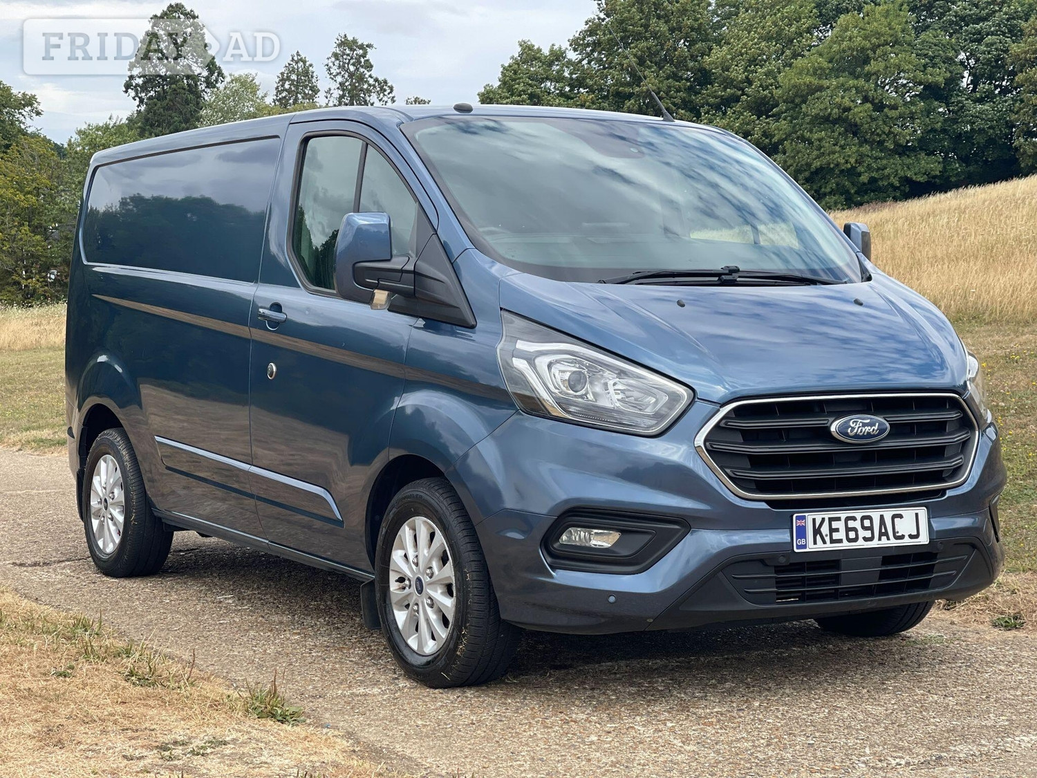 [ berth ]Ford Transit Custom