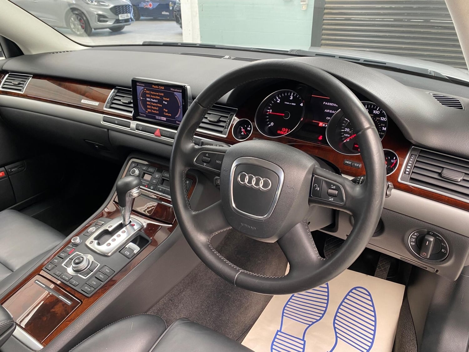 [ berth ]Audi A8