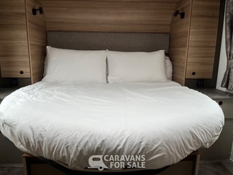 Tuck Me Under Island bed quilt and bedding