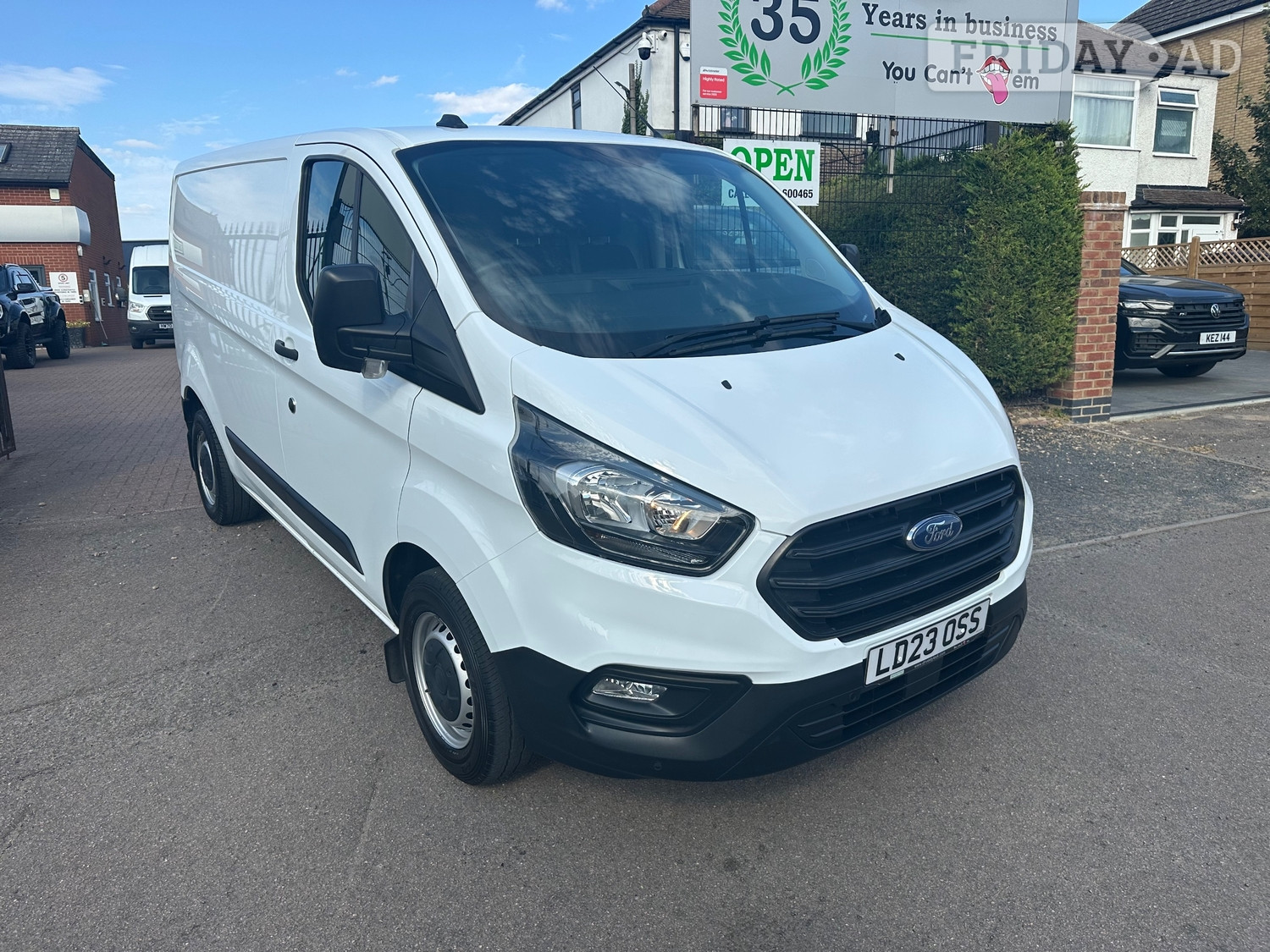 [ berth ]Ford Transit Custom