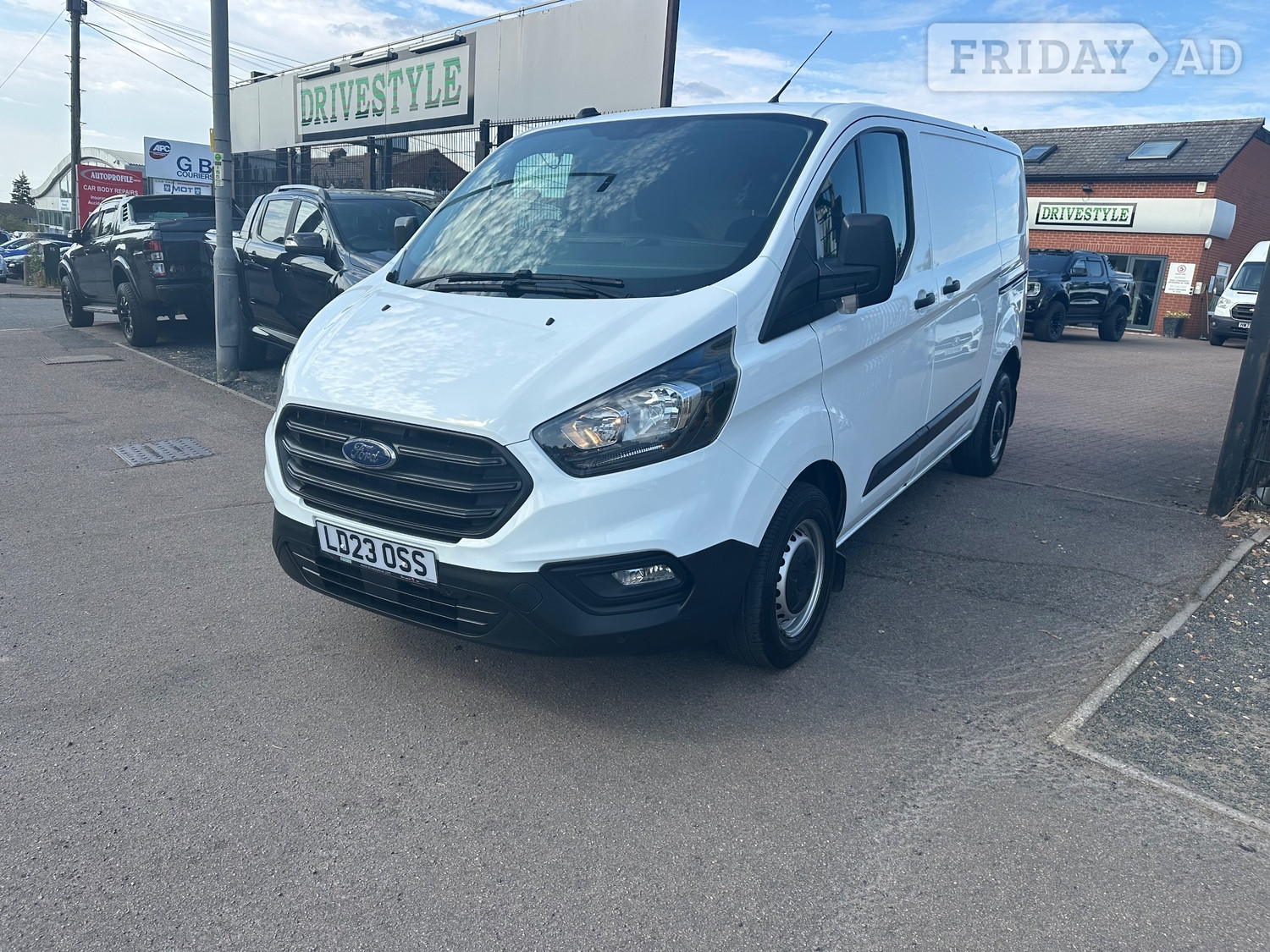 Ford Transit Custom 2023 - Vans & Commercial Vehicles in Dunstable