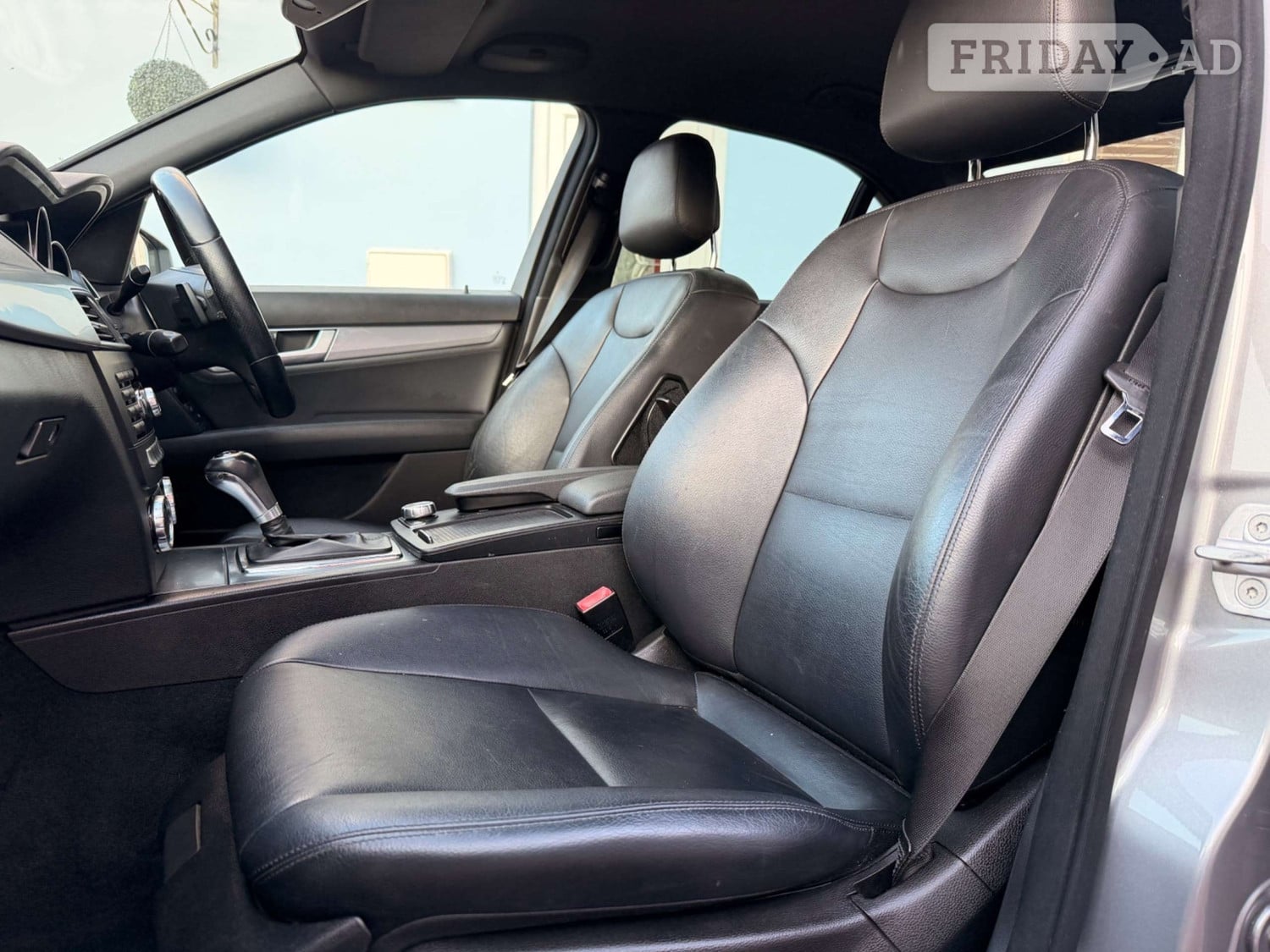 [ berth ]Mercedes-Benz C Class