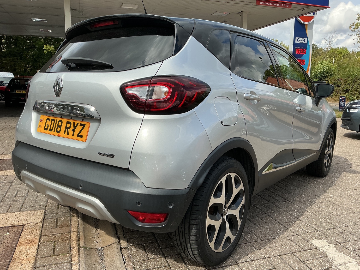 [ berth ]Renault Captur