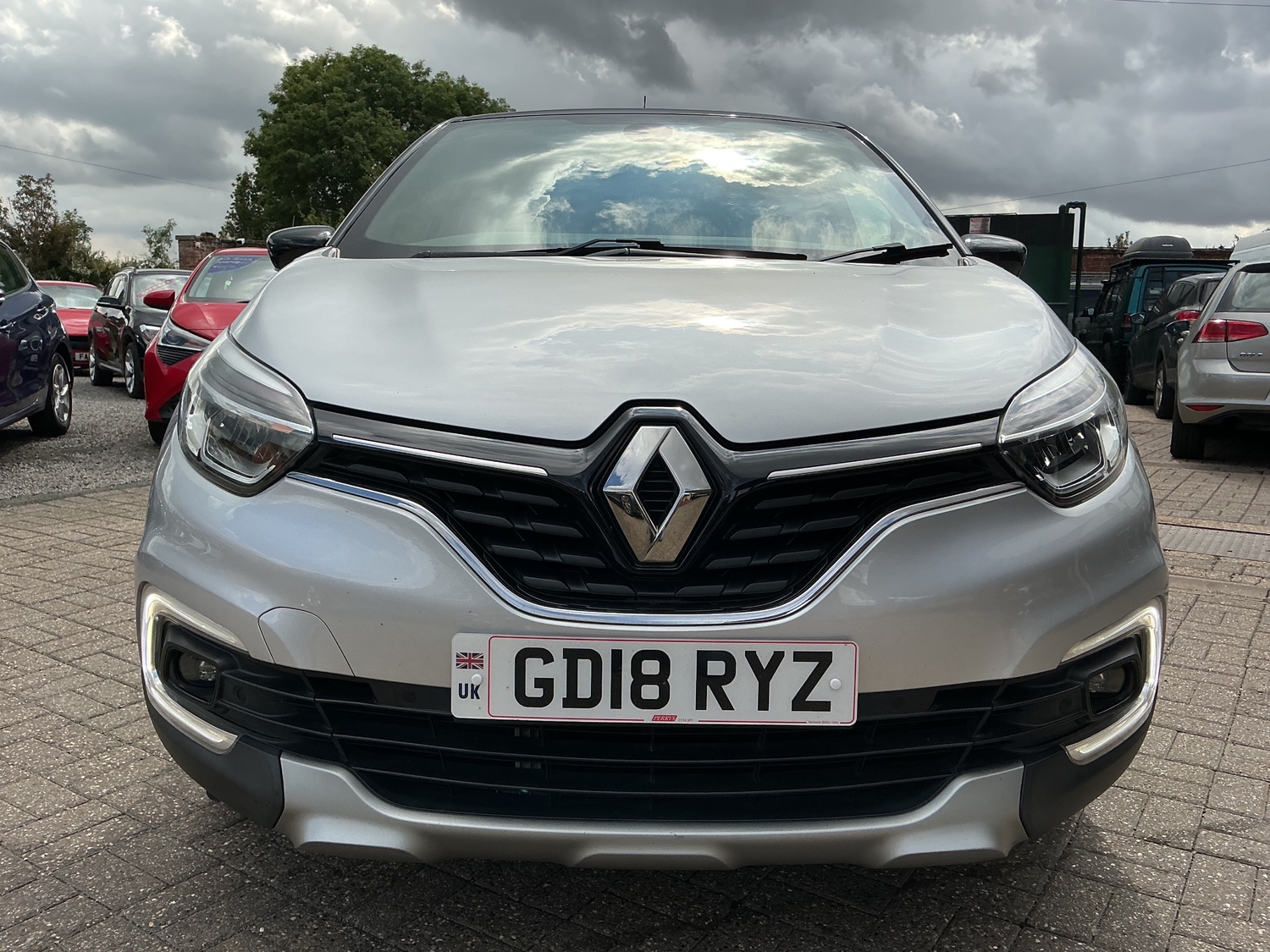 Renault Captur 2018 - Cars