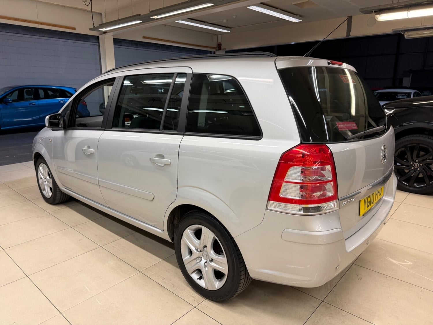 Vauxhall Zafira 2010 - Cars