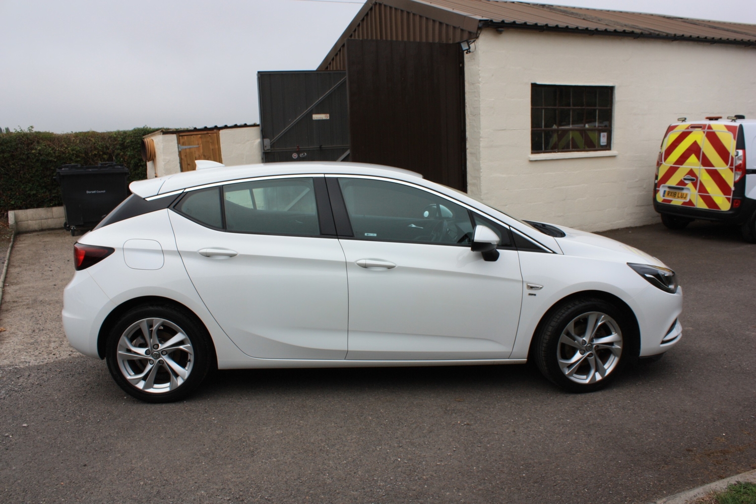 [ berth ]Vauxhall Astra