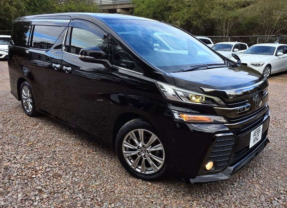 Toyota Vellfire 2017 - Cars