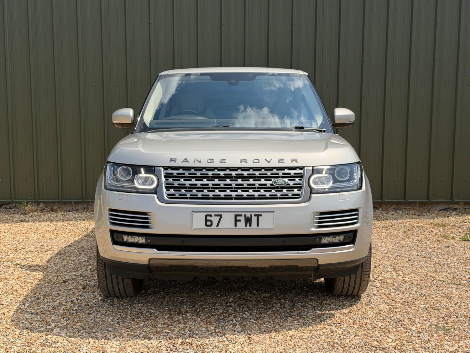 Land Rover Range Rover Reading