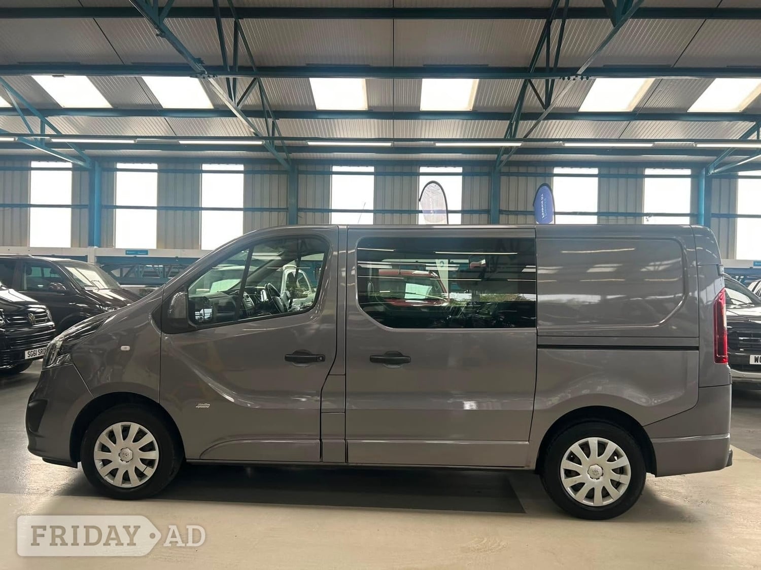 Vauxhall Vivaro 2016 - Vans & Commercial Vehicles