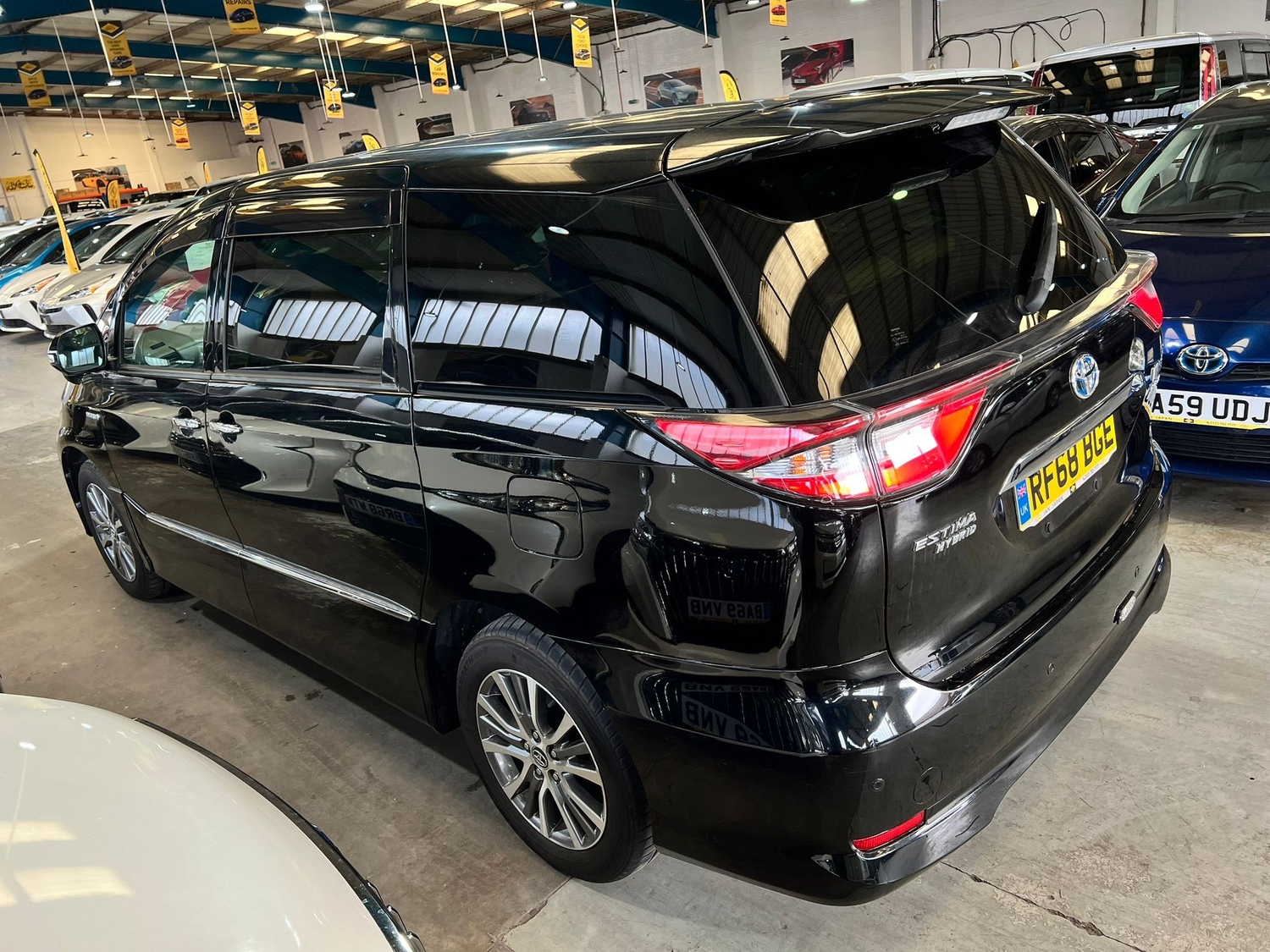 Toyota Estima 2018 - Cars in Birmingham
