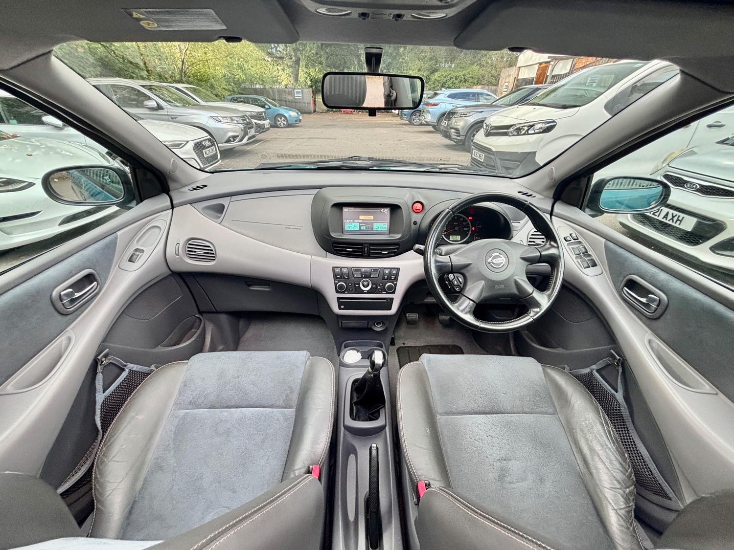 Nissan Almera Tino Slough