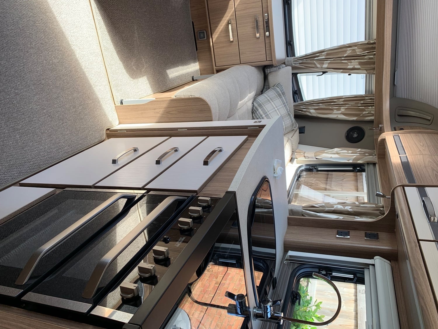 Coachman VIP 575 2016 - Motorhomes & Caravans