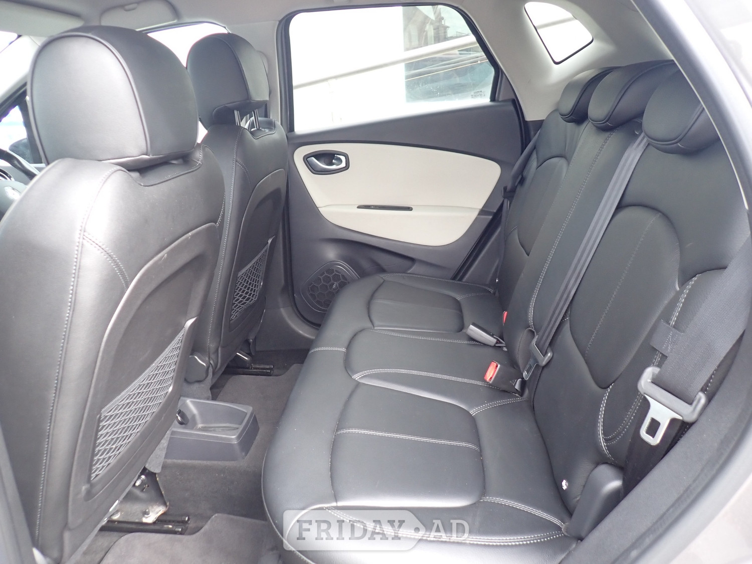 Renault Captur 2019 - Cars in Tonbridge